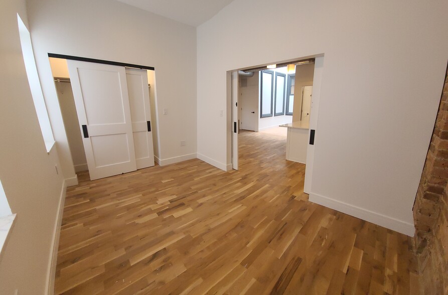 Bedroom 2 - 2886 S Archer Ave