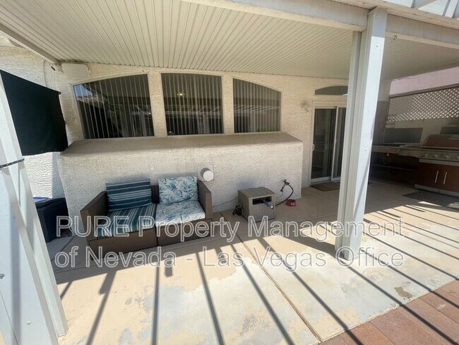 Building Photo - 9341 Lugo St
