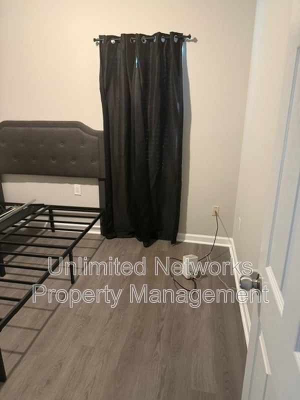 Building Photo - 151 Lawton St SW