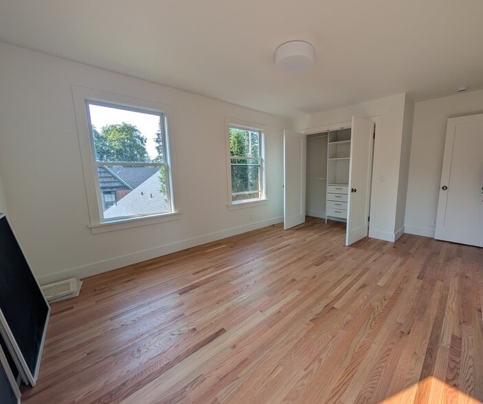 Building Photo - 5714 25th Ave NE