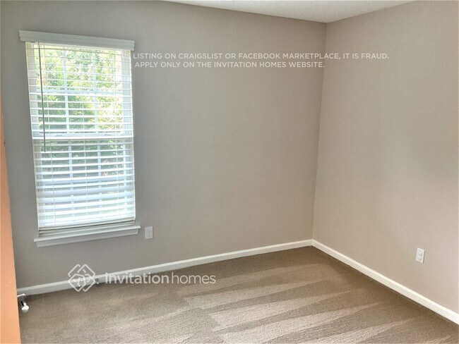 Building Photo - 2384 Saguaro Ln