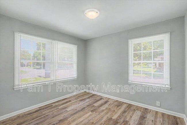 Building Photo - 1719 E 59th St