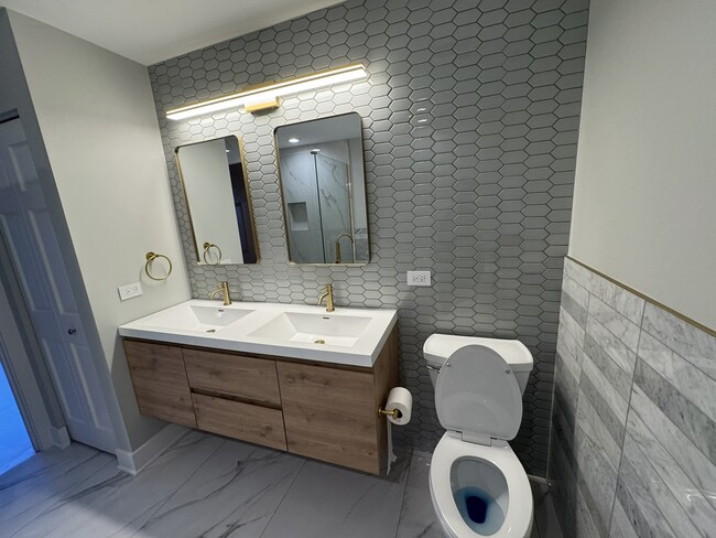 Building Photo - 2635 Loren Ln