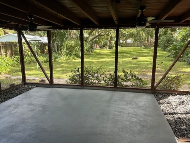 Building Photo - Beautifully landscaped 2/1/1 Jungle Prada ...