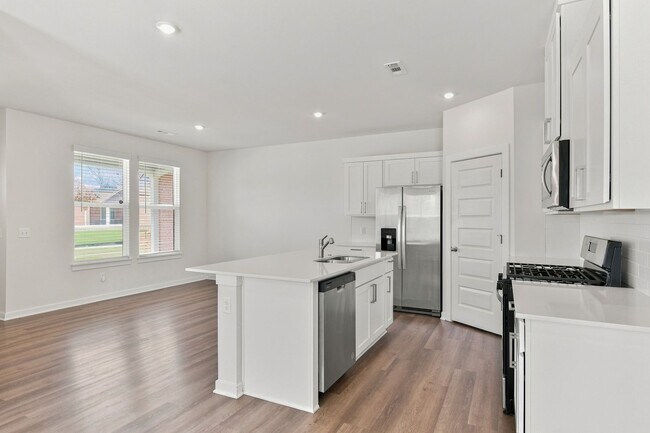 Building Photo - 4802 W Planetree St