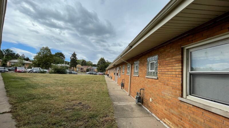 Building Photo - 9136 S Anthony Ave