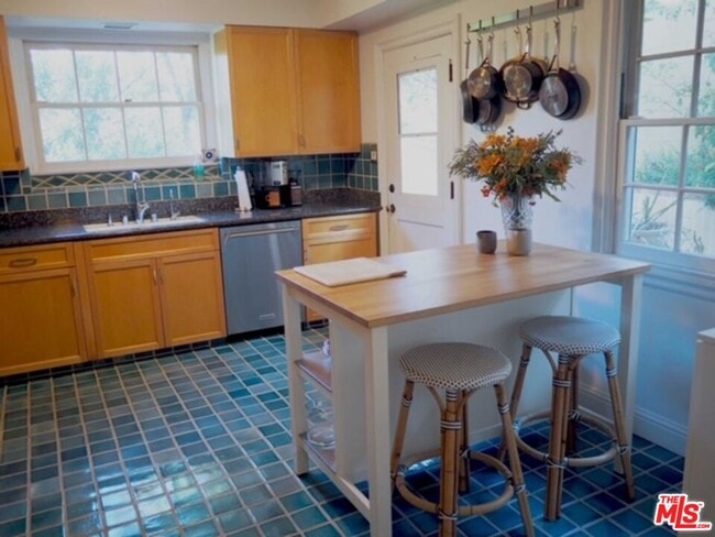 Building Photo - 11720 Laurelcrest Dr