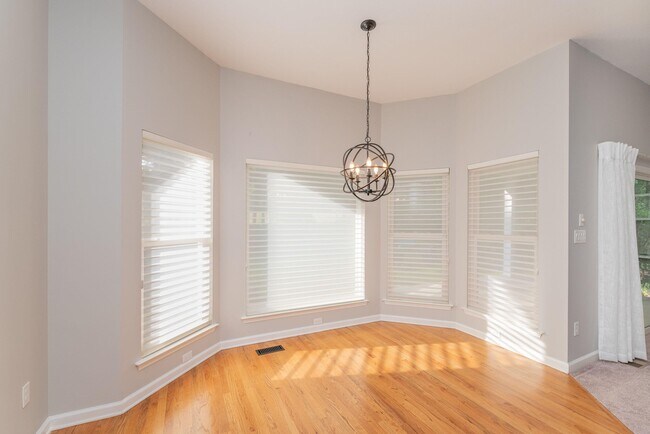 Building Photo - 3169 Glenview Dr