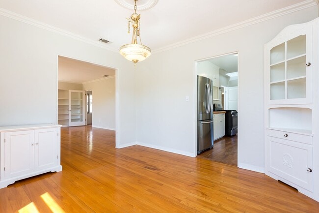 Building Photo - Single Story Craftsman in North Park