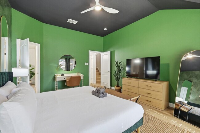 Building Photo - 2831 Rosewood Blvd