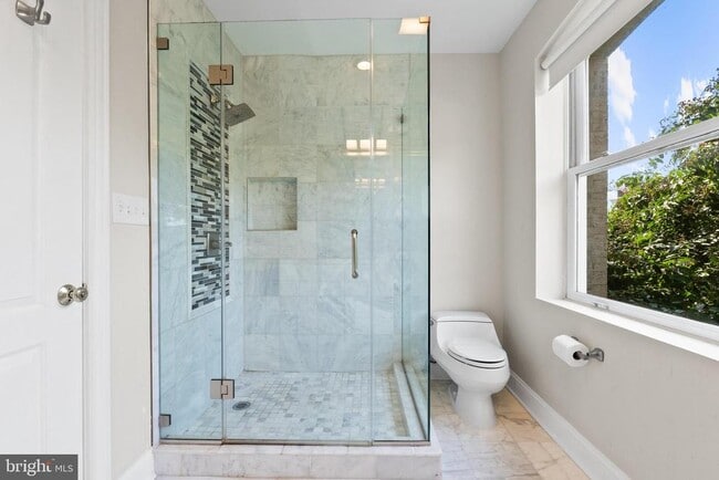 Building Photo - 2131 S St NW