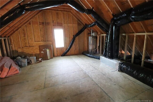 Building Photo - 104 Rainmist Cir