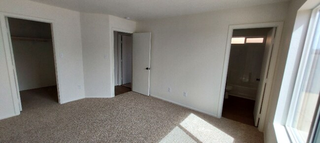 Building Photo - 7809 E 45th Ln