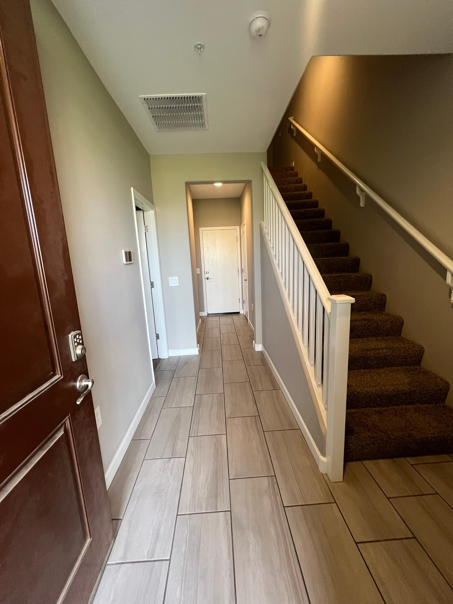 Building Photo - 1255 N Arizona Ave