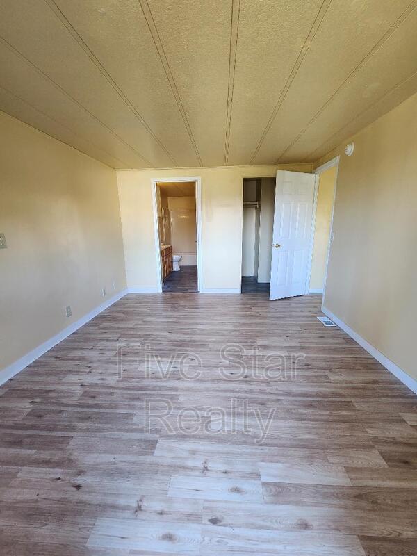 Building Photo - 1114 Laurel Ave