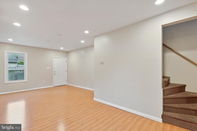 Building Photo - 104 Poplar St