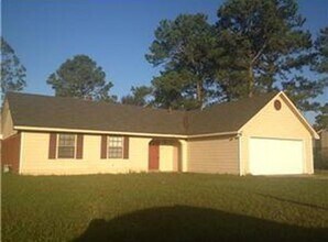 Building Photo - 3-bedroom 2 bath home - St. Martin School District