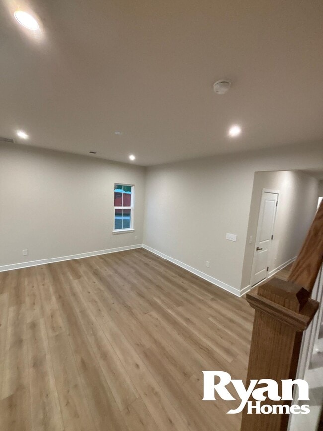 Building Photo - 206 Lograto Ln