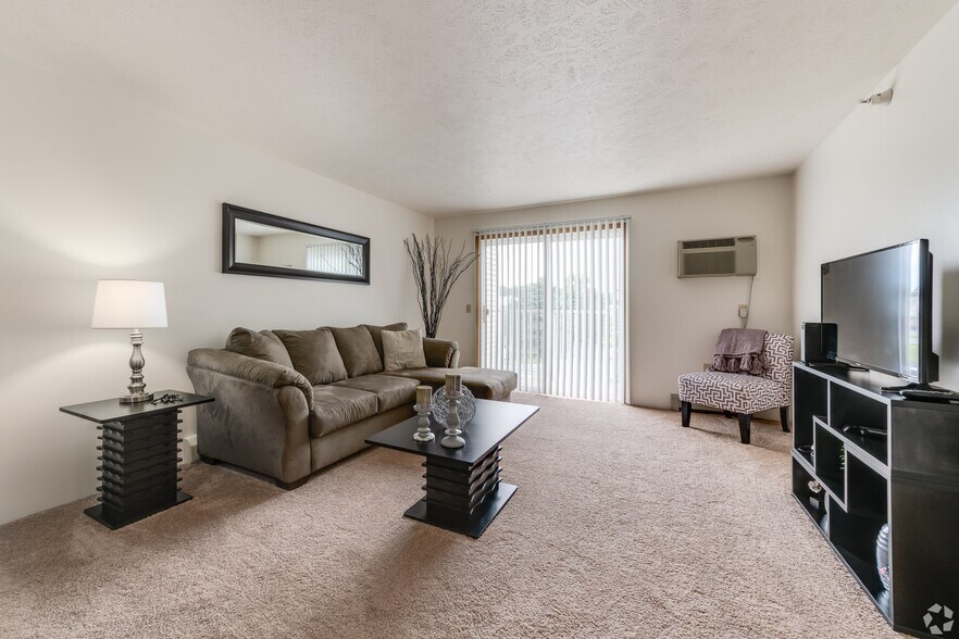 Primary Photo - Fenton Estates Apartments