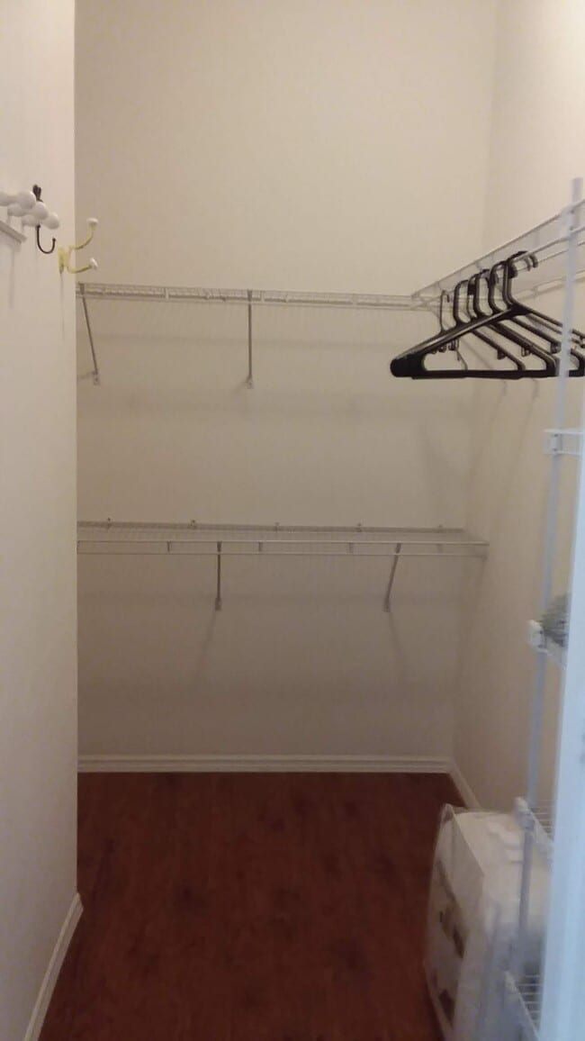 Building Photo - 1645 Hickory Grove Ln