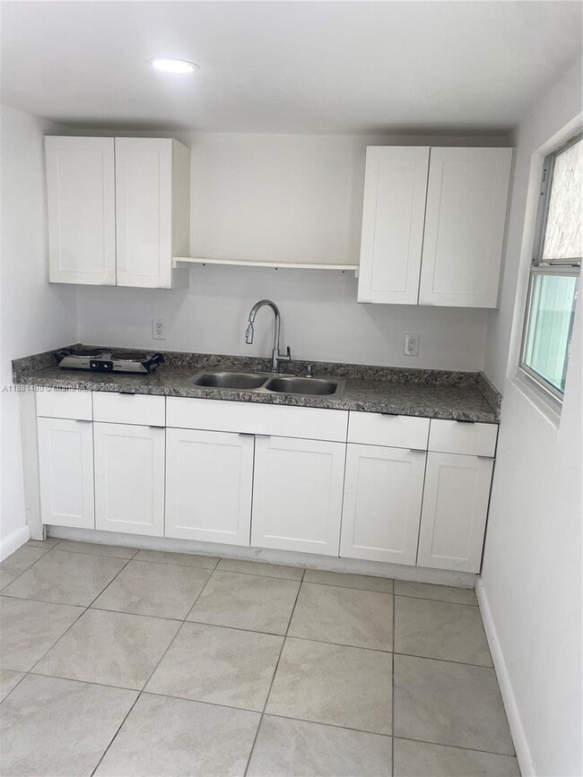 Primary Photo - 2920 SW 79th Ave