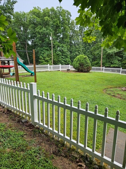 Building Photo - 19 Strawberry Cir