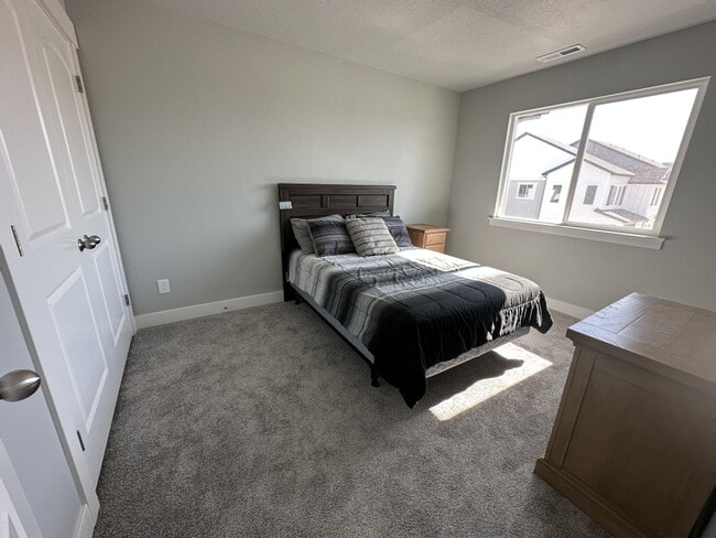 Building Photo - 1353 N 3740 W