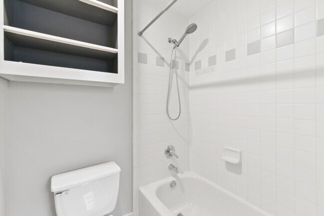 Building Photo - Stunning Rice Military Rental – Gated, Spa...