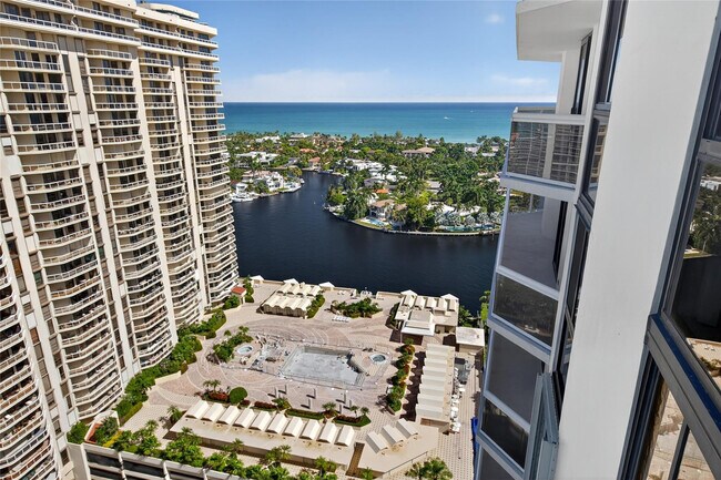 Building Photo - 20185 E Country Club Dr