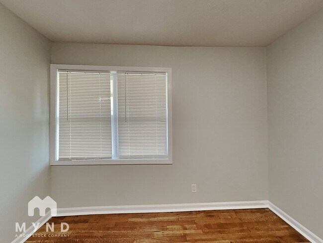 Building Photo - 8206 Whitehead Dr