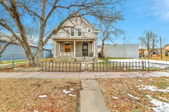 Building Photo - $2,900, 3-bed, 2 bath victorian home with a fenced yard and $300 off the first month's rent.