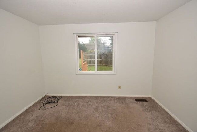 Building Photo - East side of South Bend 3 bedroom, 1.5 bat...
