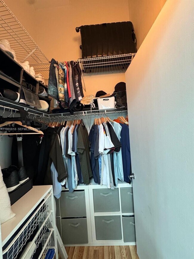 Building Photo - 1900 N Bayshore Dr