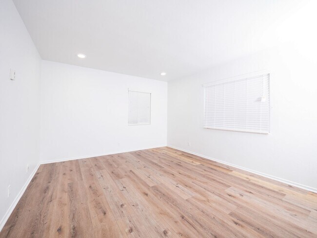 Interior Photo - 3042 Livonia Ave