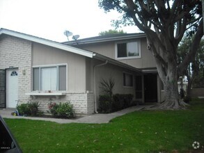Building Photo - 675 Halyard St
