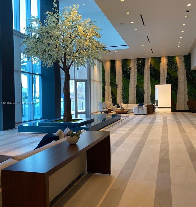 Building Photo - 851 NE 1st Ave