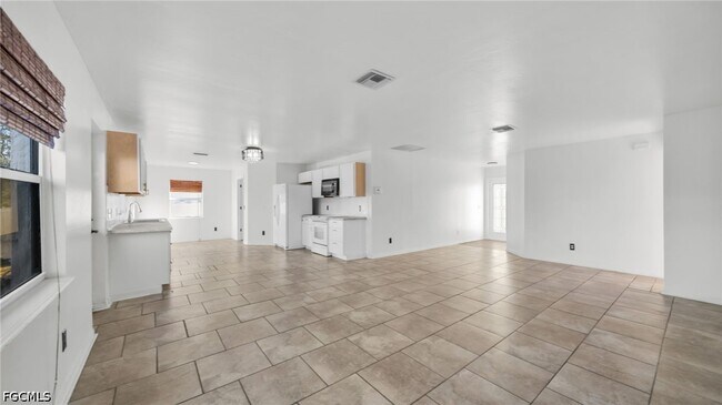 Building Photo - 918 Acroft Ave