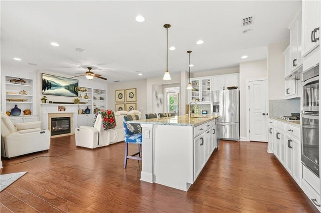 Building Photo - 705 Pressing Dr