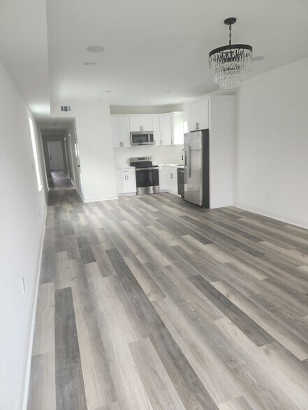 Spacious Living room - 2033 Conti St