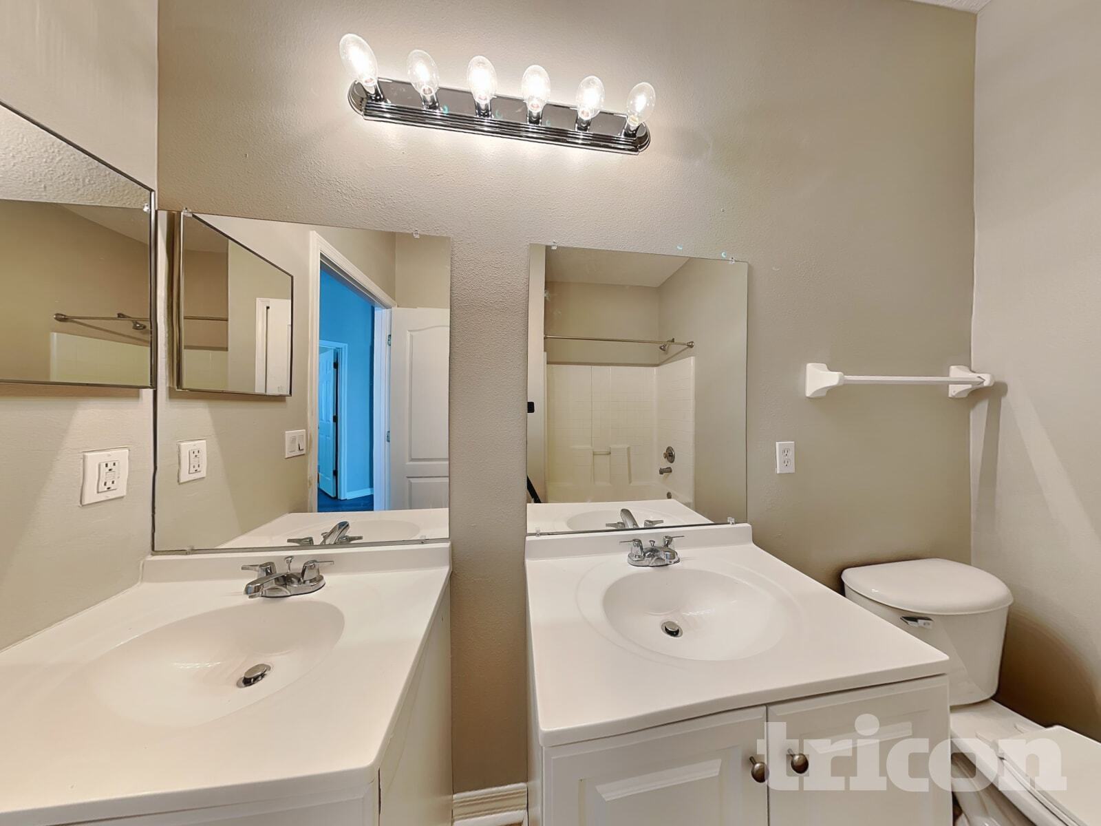 Building Photo - 4312 Hidden Meadow Dr