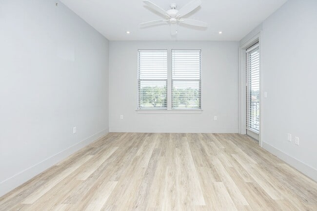 Building Photo - 2501 Bienville Blvd