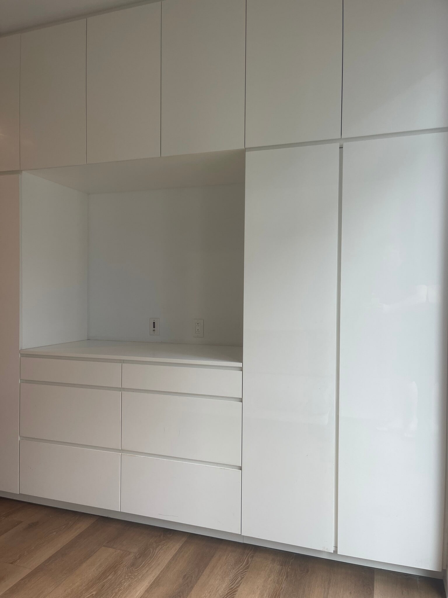 Building Photo - 987 Queen St