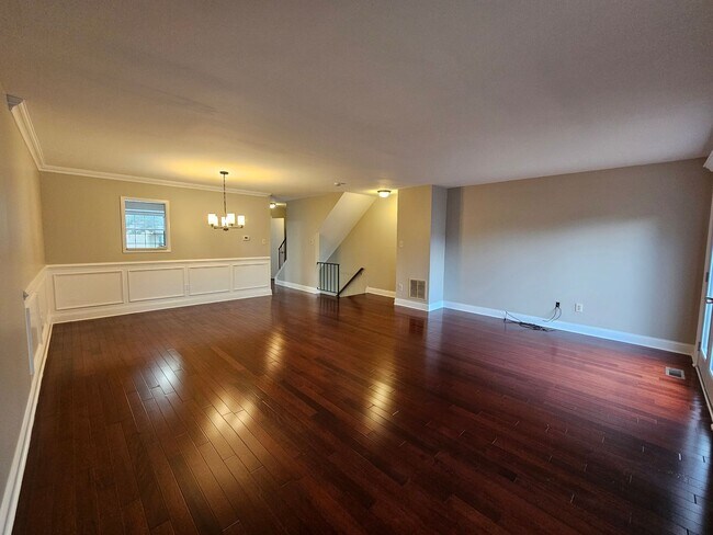 Building Photo - 3 Bedroom 1.5  bathroom End unit Townhouse near Bethlehem Catholic High School.