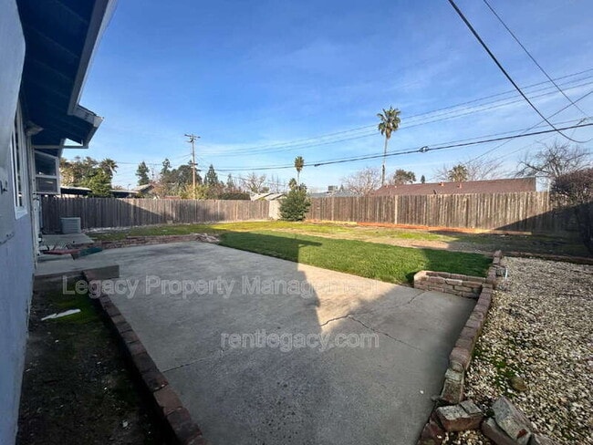 Building Photo - 7118 Watt Ave