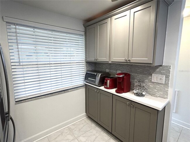 Building Photo - 4211 Stratford Dr