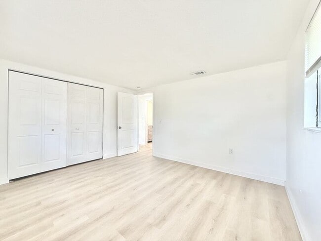 Building Photo - 12909 Kings Manor Ave