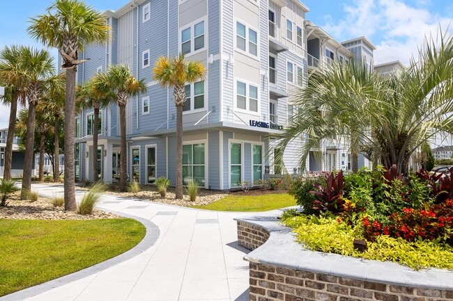 Building Photo - The Laurent at Carolina Forest