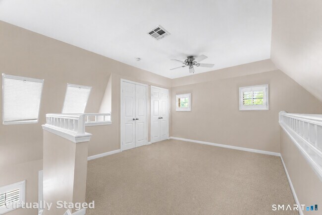 Building Photo - 2124 Old Pond Ln