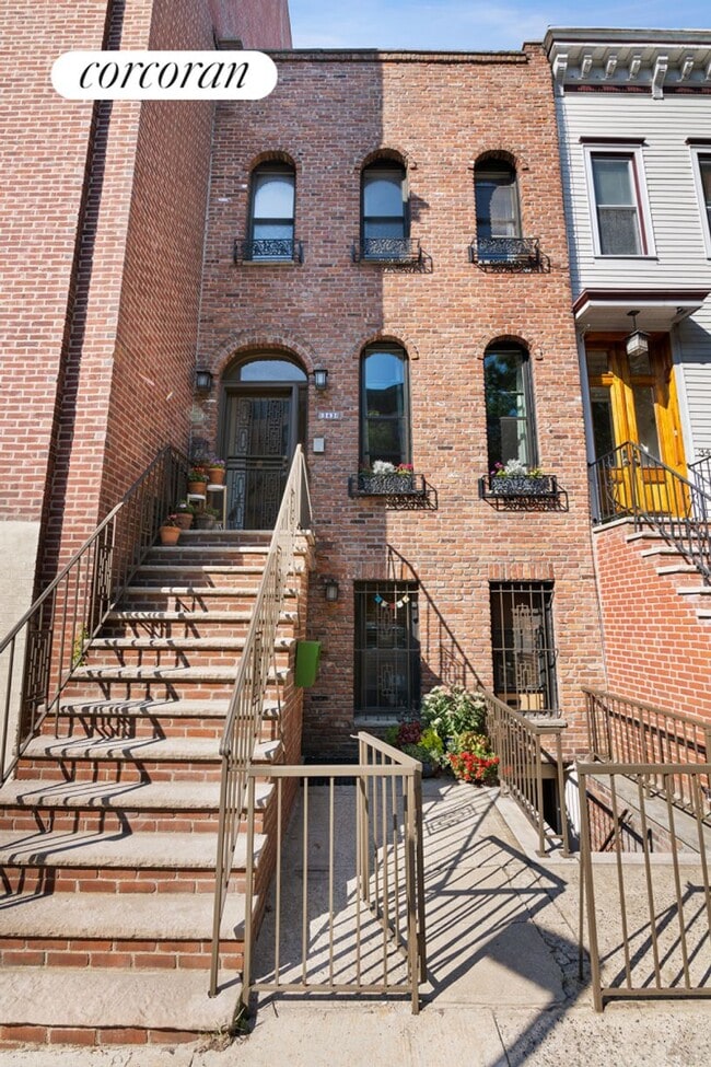 Building Photo - 343 14th St