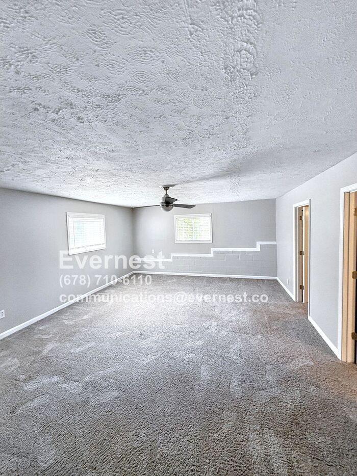 Building Photo - 460 Ward Rd